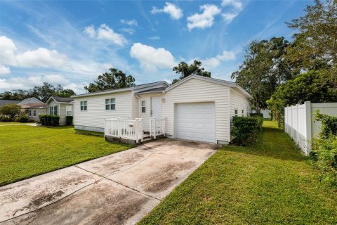 House in Saint Petersburg, Florida 2 bedrooms, 84.17 sq.m. № 1913595 - photo 6