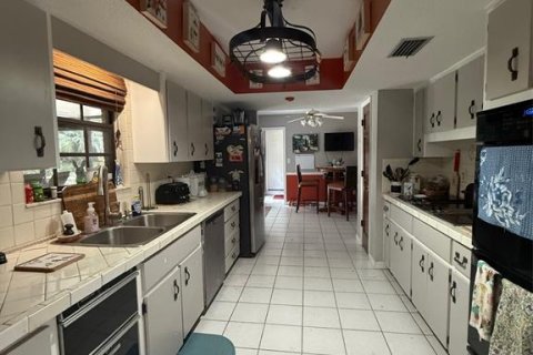Купить виллу или дом в Деланд, Флорида 4 комнаты, 220.92м2, № 1911513 - фото 4