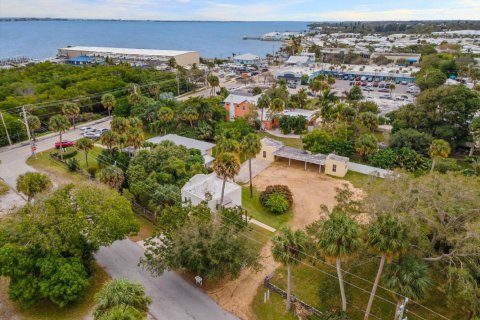 Casa en alquiler en Jensen Beach, Florida, 2 dormitorios, 224.64 m2 № 949994 - foto 1