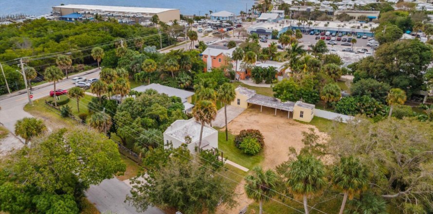 Villa ou maison à Jensen Beach, Floride 2 chambres, 224.64 m2 № 949994