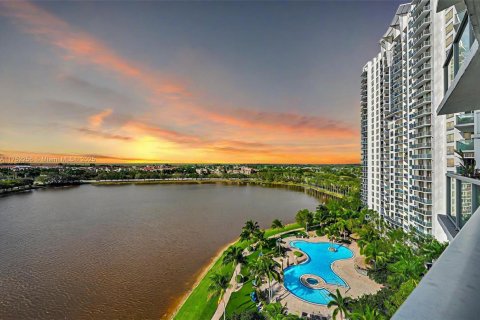 Condominio en venta en Sunrise, Florida, 2 dormitorios, 108.23 m2 № 1708400 - foto 7
