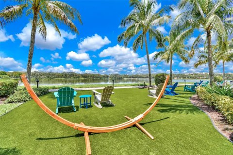 Condominio en venta en Sunrise, Florida, 2 dormitorios, 108.23 m2 № 1708400 - foto 17