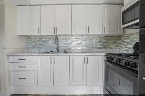 Condo in Aventura, Florida, 2 bedrooms  № 1953856 - photo 5