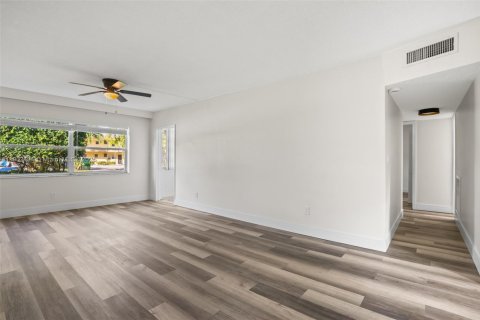 Condo in Aventura, Florida, 2 bedrooms  № 1953856 - photo 7