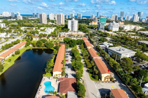 Condo in Aventura, Florida, 2 bedrooms  № 1953856 - photo 28