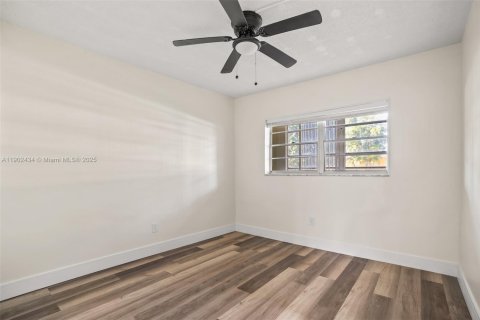 Condo in Aventura, Florida, 2 bedrooms  № 1953856 - photo 20