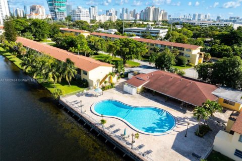 Condo in Aventura, Florida, 2 bedrooms  № 1953856 - photo 29