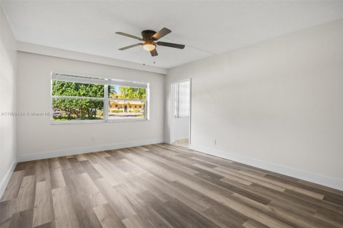 Condo in Aventura, Florida, 2 bedrooms  № 1953856 - photo 8