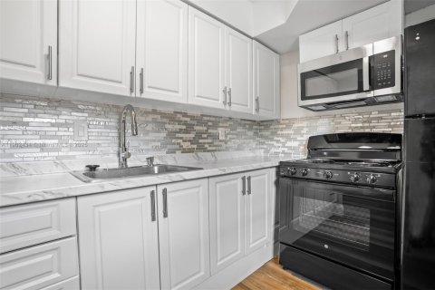 Condo in Aventura, Florida, 2 bedrooms  № 1953856 - photo 3