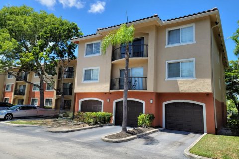 Apartment in West Palm Beach, Florida 2 bedrooms, 95.32 sq.m. № 2250935 - photo 9