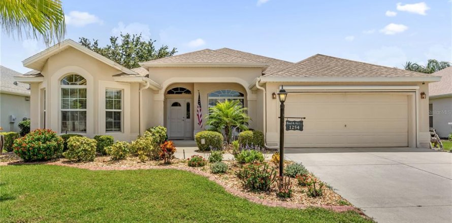 Casa en The Villages, Florida 3 dormitorios, 181.44 m2 № 1793428