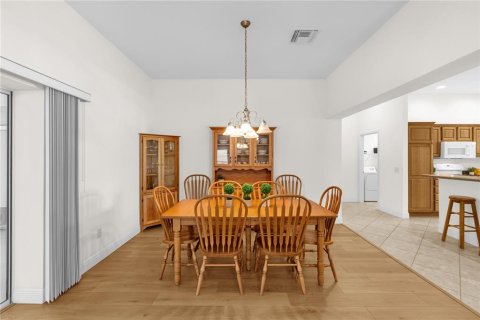 Casa en venta en The Villages, Florida, 3 dormitorios, 181.44 m2 № 1793428 - foto 13