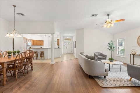 Casa en venta en The Villages, Florida, 3 dormitorios, 181.44 m2 № 1793428 - foto 23