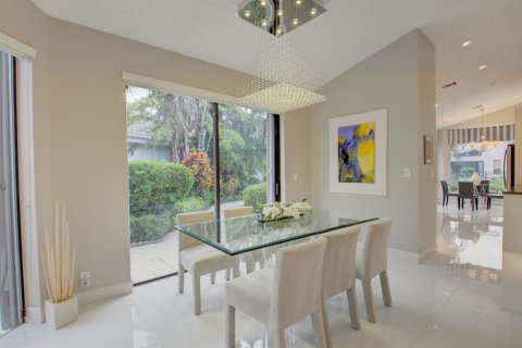 House in Boca Raton, Florida 3 bedrooms, 249.26 sq.m. № 2158394 - photo 6