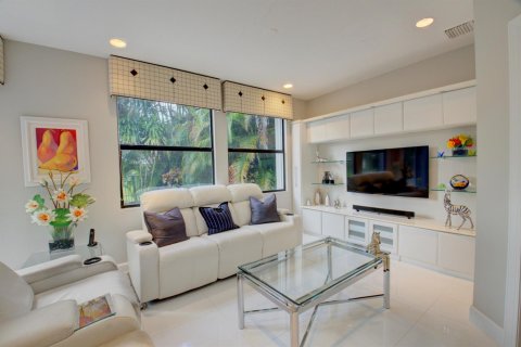 House in Boca Raton, Florida 3 bedrooms, 249.26 sq.m. № 2158394 - photo 25