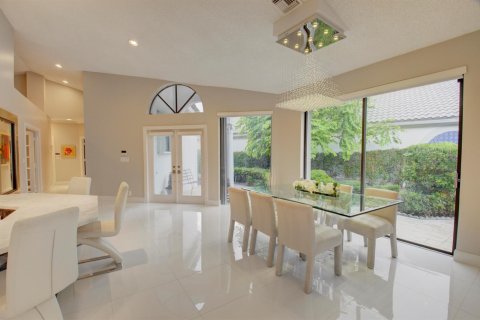 House in Boca Raton, Florida 3 bedrooms, 249.26 sq.m. № 2158394 - photo 3