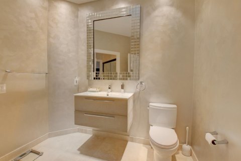 House in Boca Raton, Florida 3 bedrooms, 249.26 sq.m. № 2158394 - photo 26