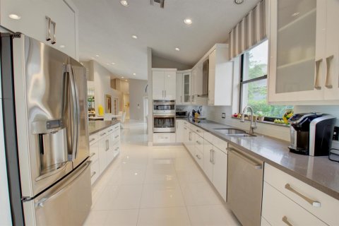 House in Boca Raton, Florida 3 bedrooms, 249.26 sq.m. № 2158394 - photo 17