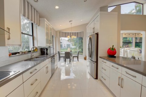 House in Boca Raton, Florida 3 bedrooms, 249.26 sq.m. № 2158394 - photo 15
