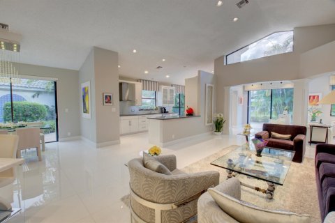 House in Boca Raton, Florida 3 bedrooms, 249.26 sq.m. № 2158394 - photo 11