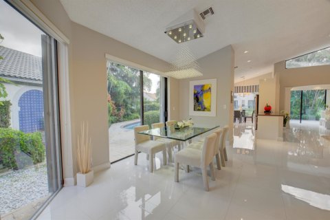 House in Boca Raton, Florida 3 bedrooms, 249.26 sq.m. № 2158394 - photo 5