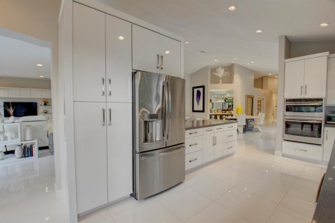 House in Boca Raton, Florida 3 bedrooms, 249.26 sq.m. № 2158394 - photo 19