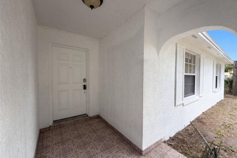 House in Orlando, Florida 3 bedrooms, 123.65 sq.m. № 2229901 - photo 22
