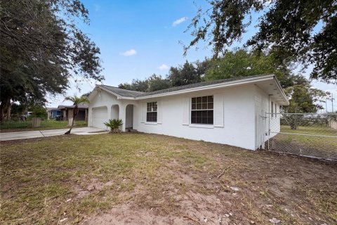 House in Orlando, Florida 3 bedrooms, 123.65 sq.m. № 2229901 - photo 21