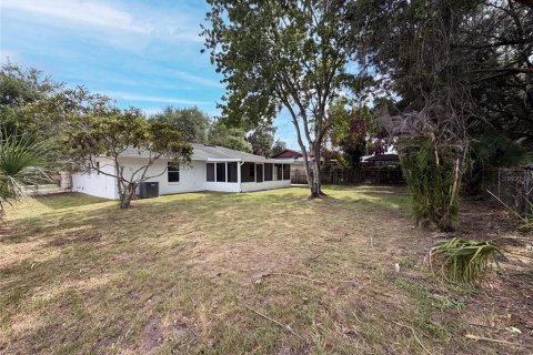 House in Orlando, Florida 3 bedrooms, 123.65 sq.m. № 2229901 - photo 28