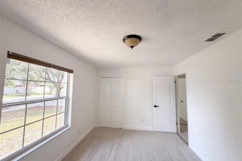 House in Orlando, Florida 3 bedrooms, 123.65 sq.m. № 2229901 - photo 7