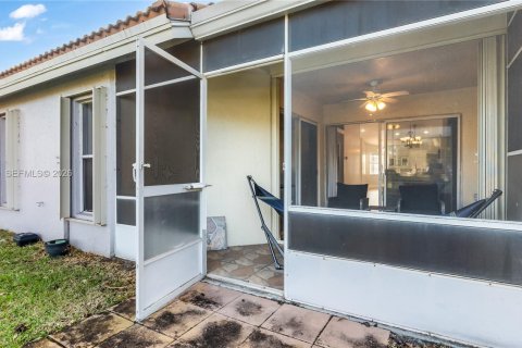 Townhouse in Delray Beach, Florida 2 bedrooms, 109.16 sq.m. № 2090502 - photo 24
