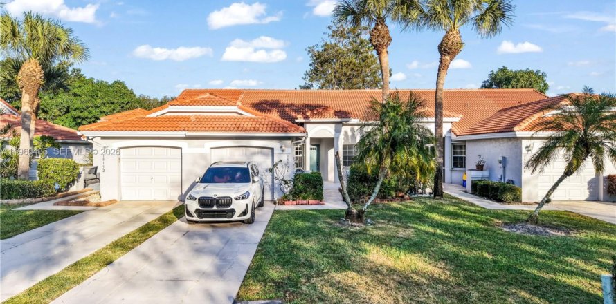 Townhouse in Delray Beach, Florida 2 bedrooms, 109.16 sq.m. № 2090502