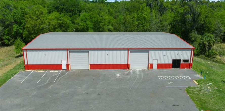 Commercial property in Wildwood, Florida № 2093000