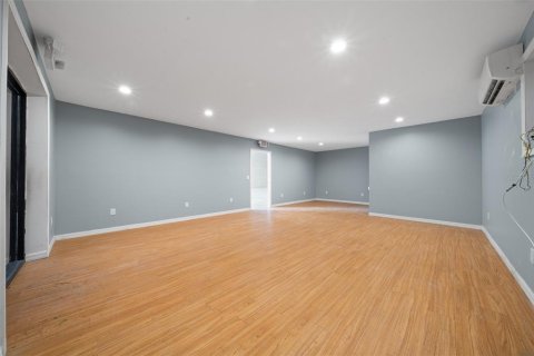 Commercial property in Wildwood, Florida № 2093000 - photo 4