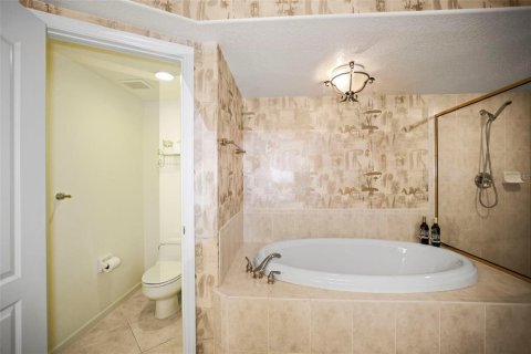 Купить кондоминиум в Трежер-Айленд, Флорида 7 комнат, 228.08м2, № 2091644 - фото 24