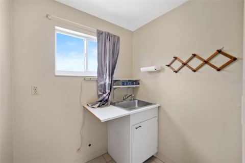 Immobilier commercial à vendre à Saint Petersburg, Floride: 160.26 m2 № 1279051 - photo 15