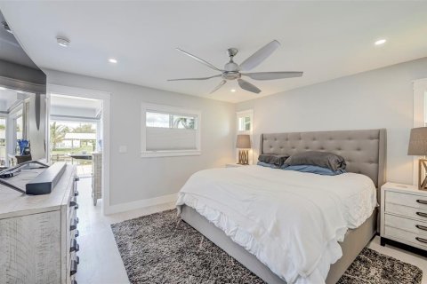Villa ou maison à vendre à Cape Coral, Floride: 4 chambres, 182 m2 № 2156873 - photo 17