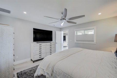 Villa ou maison à vendre à Cape Coral, Floride: 4 chambres, 182 m2 № 2156873 - photo 18