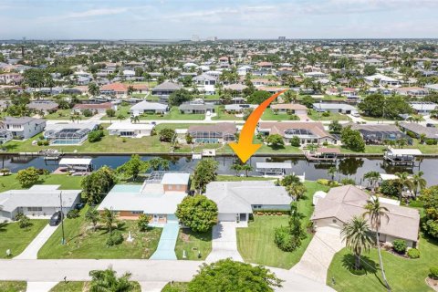 Villa ou maison à vendre à Cape Coral, Floride: 4 chambres, 182 m2 № 2156873 - photo 3