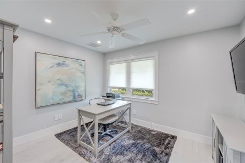 Villa ou maison à vendre à Cape Coral, Floride: 4 chambres, 182 m2 № 2156873 - photo 15