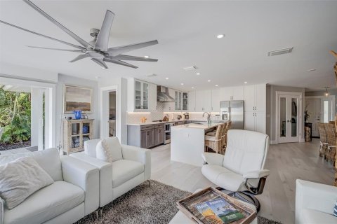 Villa ou maison à vendre à Cape Coral, Floride: 4 chambres, 182 m2 № 2156873 - photo 13