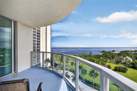 Copropriété à vendre à Fort Myers, Floride: 3 chambres, 152.92 m2 № 2389173 - photo 25