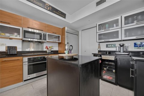 Copropriété à vendre à Fort Myers, Floride: 3 chambres, 152.92 m2 № 2389173 - photo 15