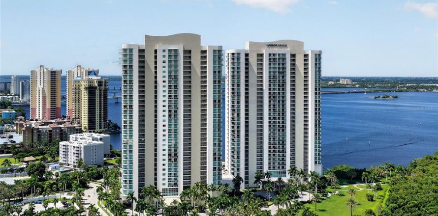 Condo à Fort Myers, Floride, 3 chambres  № 2389173