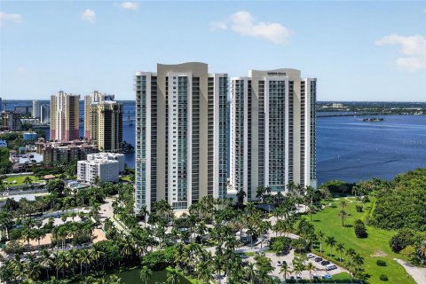 Copropriété à vendre à Fort Myers, Floride: 3 chambres, 152.92 m2 № 2389173 - photo 30