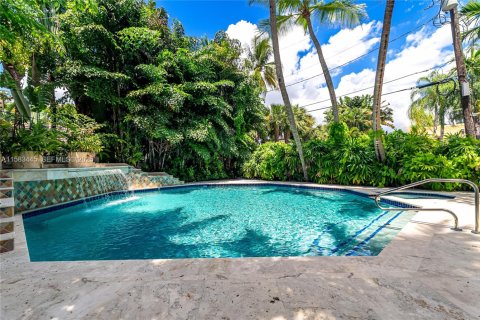 Casa en alquiler en Fort Lauderdale, Florida, 9 dormitorios, 2021.18 m2 № 2035861 - foto 30