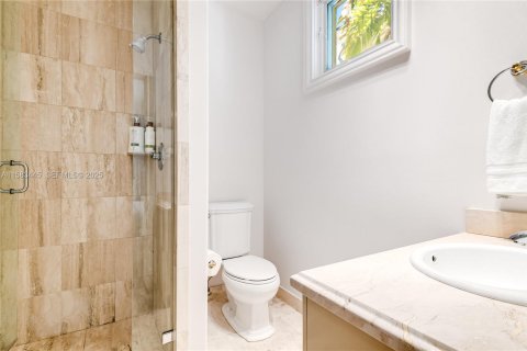 Casa en alquiler en Fort Lauderdale, Florida, 9 dormitorios, 2021.18 m2 № 2035861 - foto 27