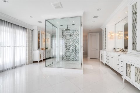 Casa en alquiler en Fort Lauderdale, Florida, 9 dormitorios, 2021.18 m2 № 2035861 - foto 8