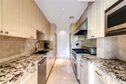 Casa en alquiler en Fort Lauderdale, Florida, 9 dormitorios, 2021.18 m2 № 2035861 - foto 14