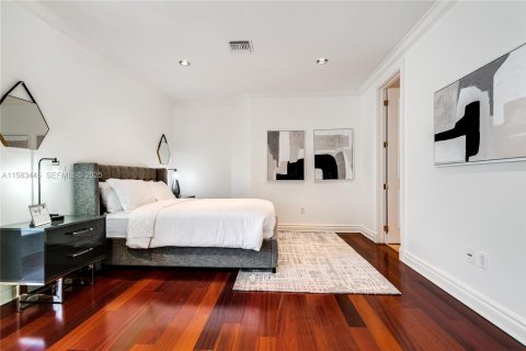 Casa en alquiler en Fort Lauderdale, Florida, 9 dormitorios, 2021.18 m2 № 2035861 - foto 17